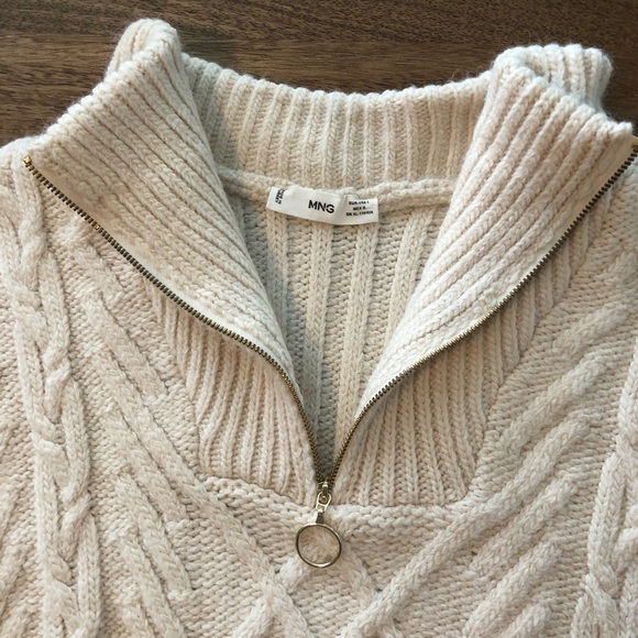 Sleeveless knit vest, short turtleneck with zipper - Picture 7 of 10